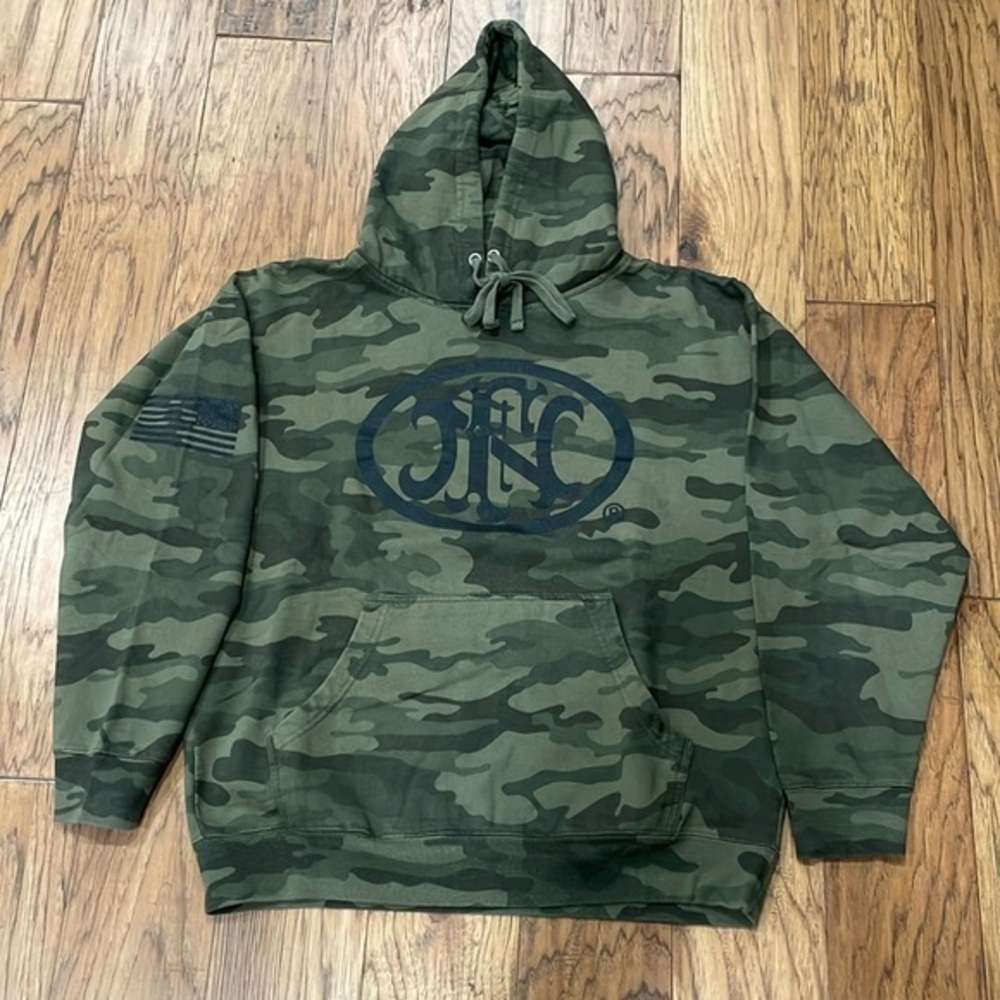 Independent Trading Company ITC Camo sweatshirt size L